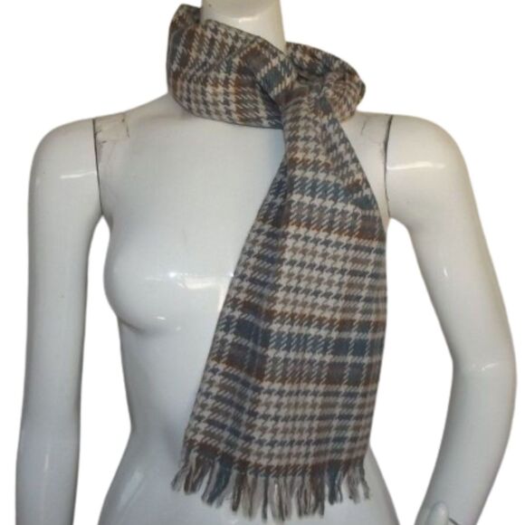 Wooly scarf, 8 x 56, Plaid w/Houndstooth, Fringe, Off-white, Gray, brown - Picture 4 of 6